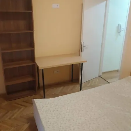 3-Room Cozy Apartment + Free Parking 아파트 *