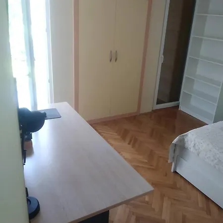 3-Room Cozy Apartment + Free Parking 아파트 *